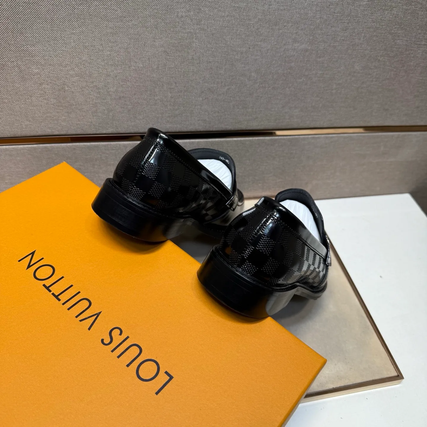Men's men's shoes 💰pp462【LV～】Men's casual leather shoes 2025z cabinet sales simultaneously 🔶Size: 39-44#️⃣ 🔷2 colors🔜The upper is made of multi-material splicing➕Cow leather lining, comfortable and breathable, sole: original comfortable and wear-resistant outsole, ⚠️real thing📱photographed🎬real thing is better📢📢📢
